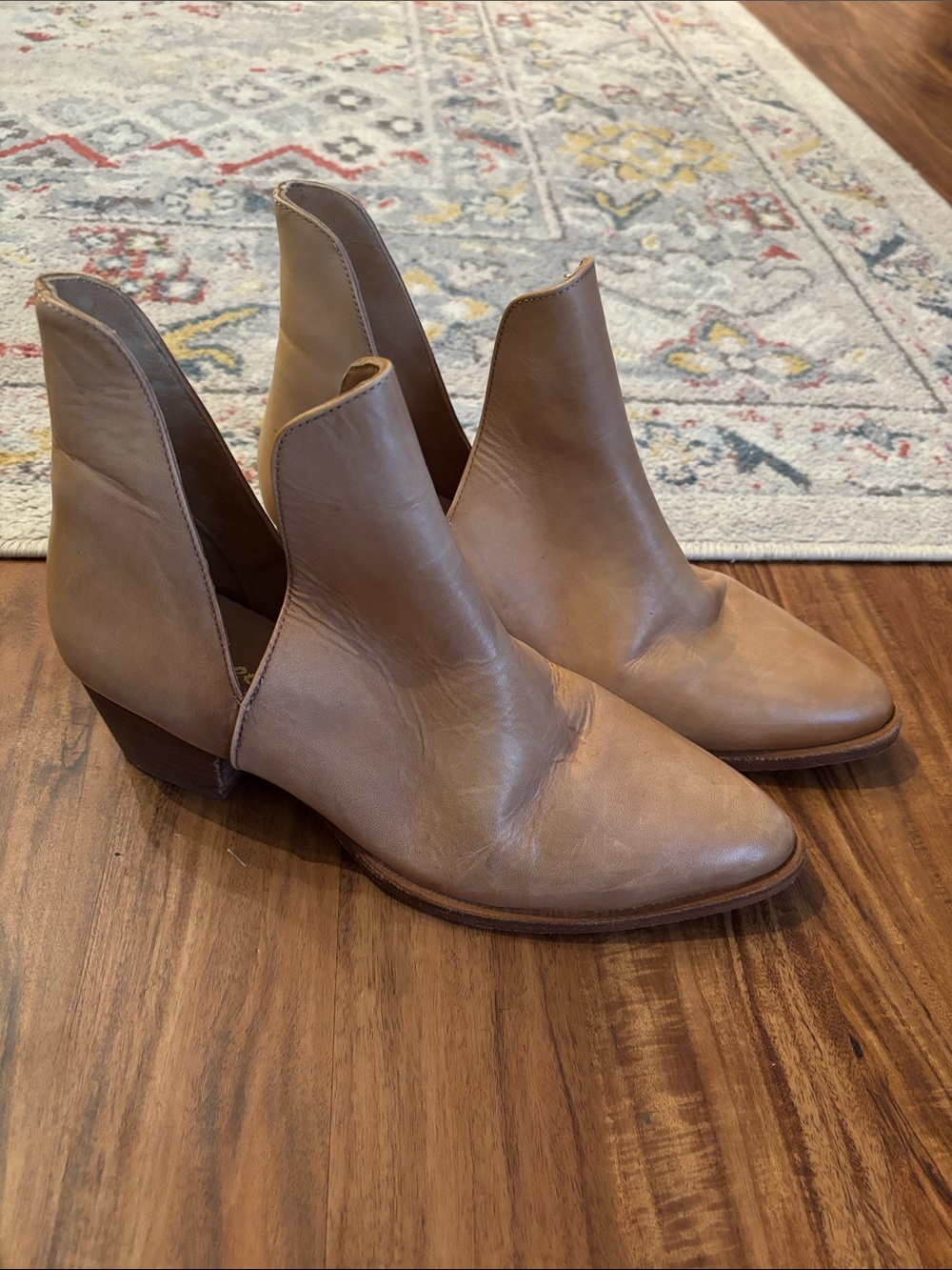 Free People Women’s Charm Double V Ankle Boot size 41
